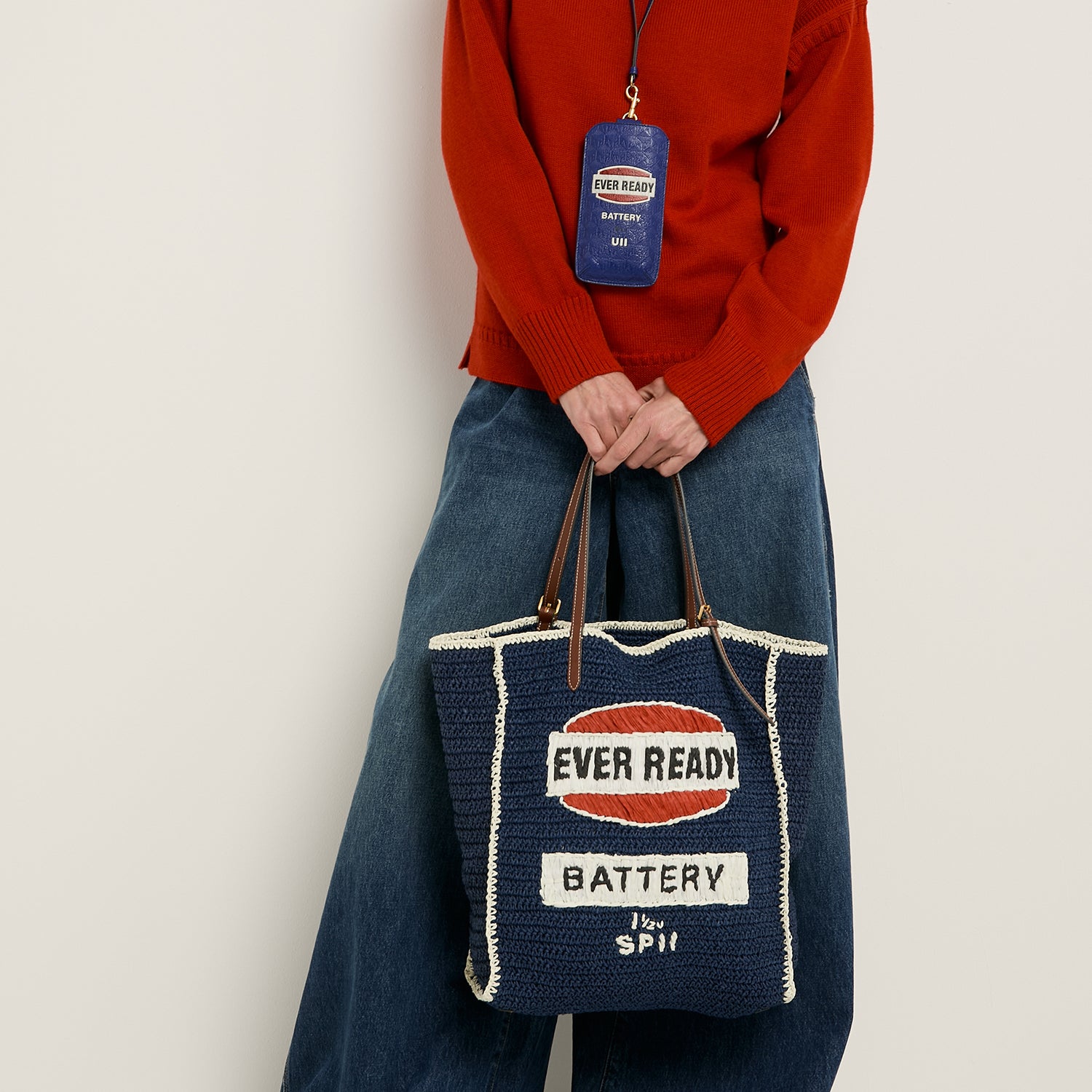 EVER READY」 トート | Anya Hindmarch JP