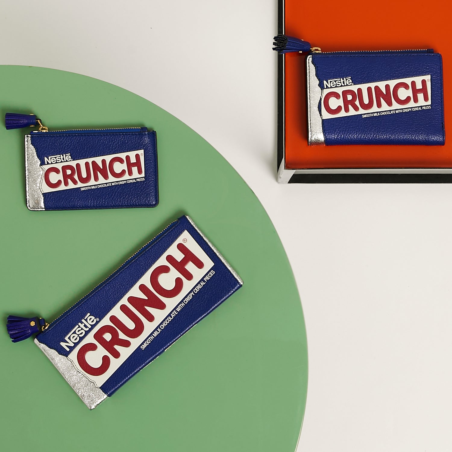 「Crunch」ジップ カードケース -

          
            Capra Leather in Dark Blue -
          

          Anya Hindmarch JP
