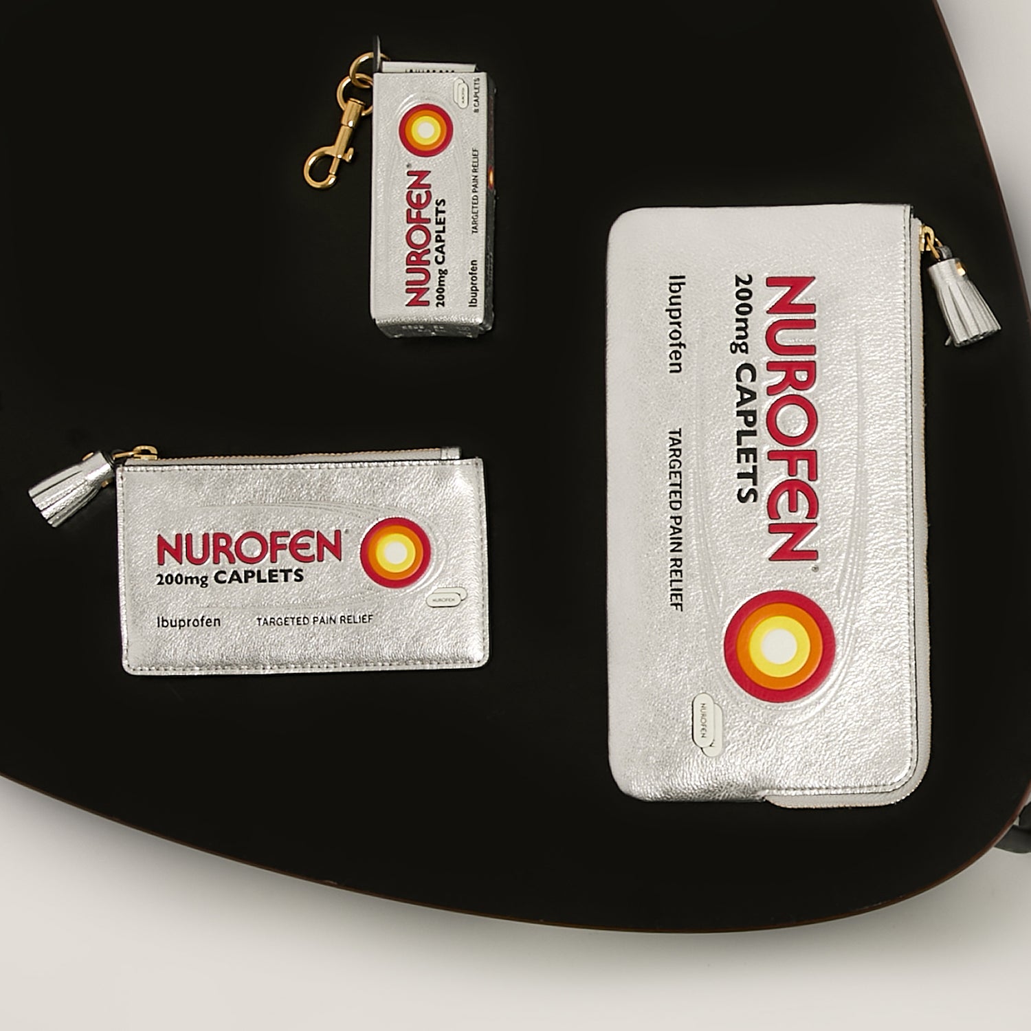 「Nurofen」チャーム -

          
            Soft Metallic Capra in Silver -
          

          Anya Hindmarch JP
