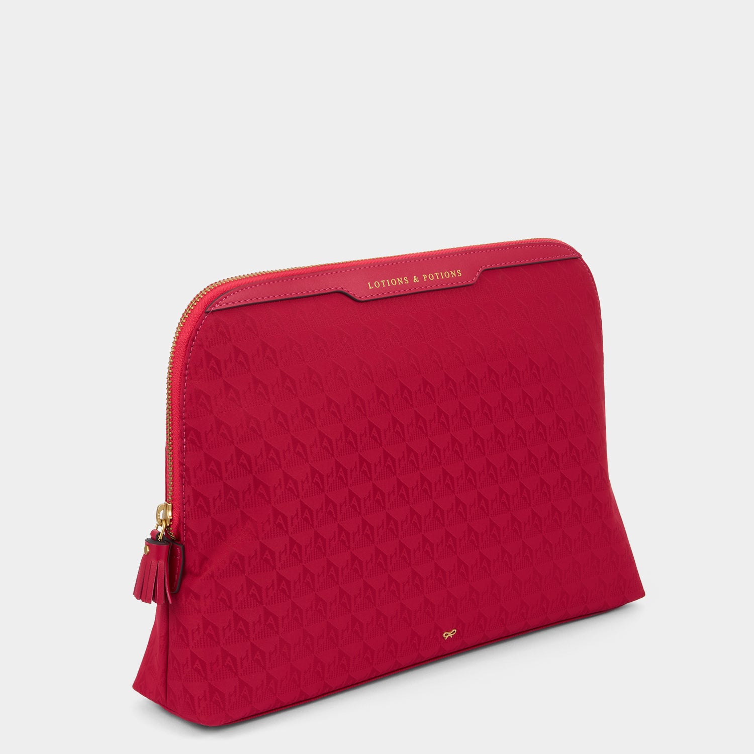 ロゴ「Lotions and Potions」ポーチ -

          
            AH Logo Nylon in Magenta -
          

          Anya Hindmarch JP
