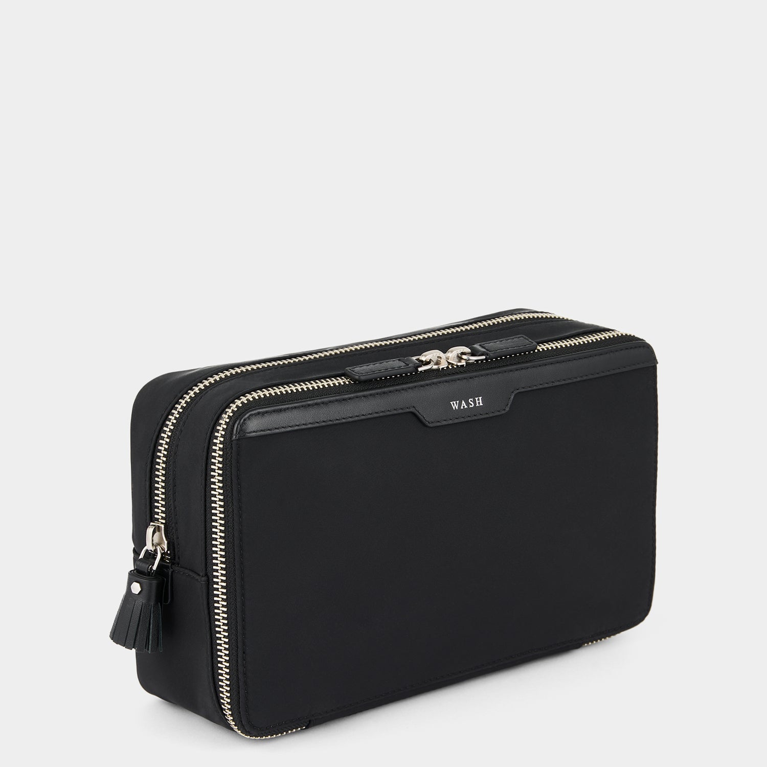 ウォッシュ バッグ -

          
            Regenerated ECONYL® in Black -
          

          Anya Hindmarch JP
