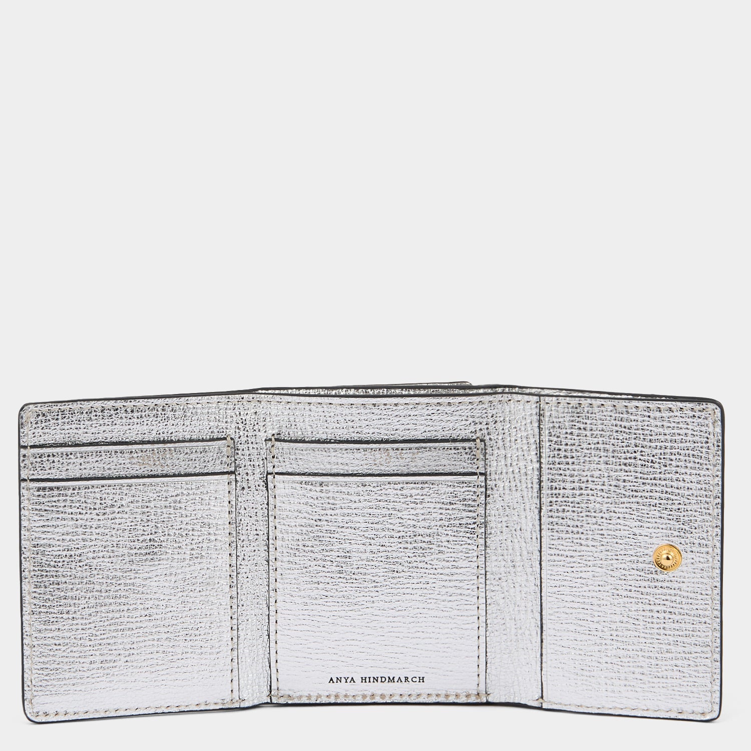 アイズ ミニ トライフォールド ウォレット -

          
            Metallic Capra in Silver -
          

          Anya Hindmarch JP
