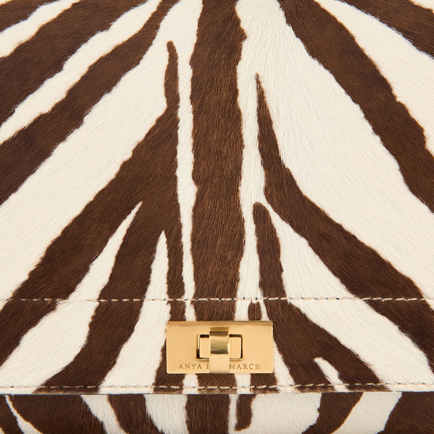 モティマー クロスボディ -

          
            Zebra Calf Hair in Natural -
          

          Anya Hindmarch JP
