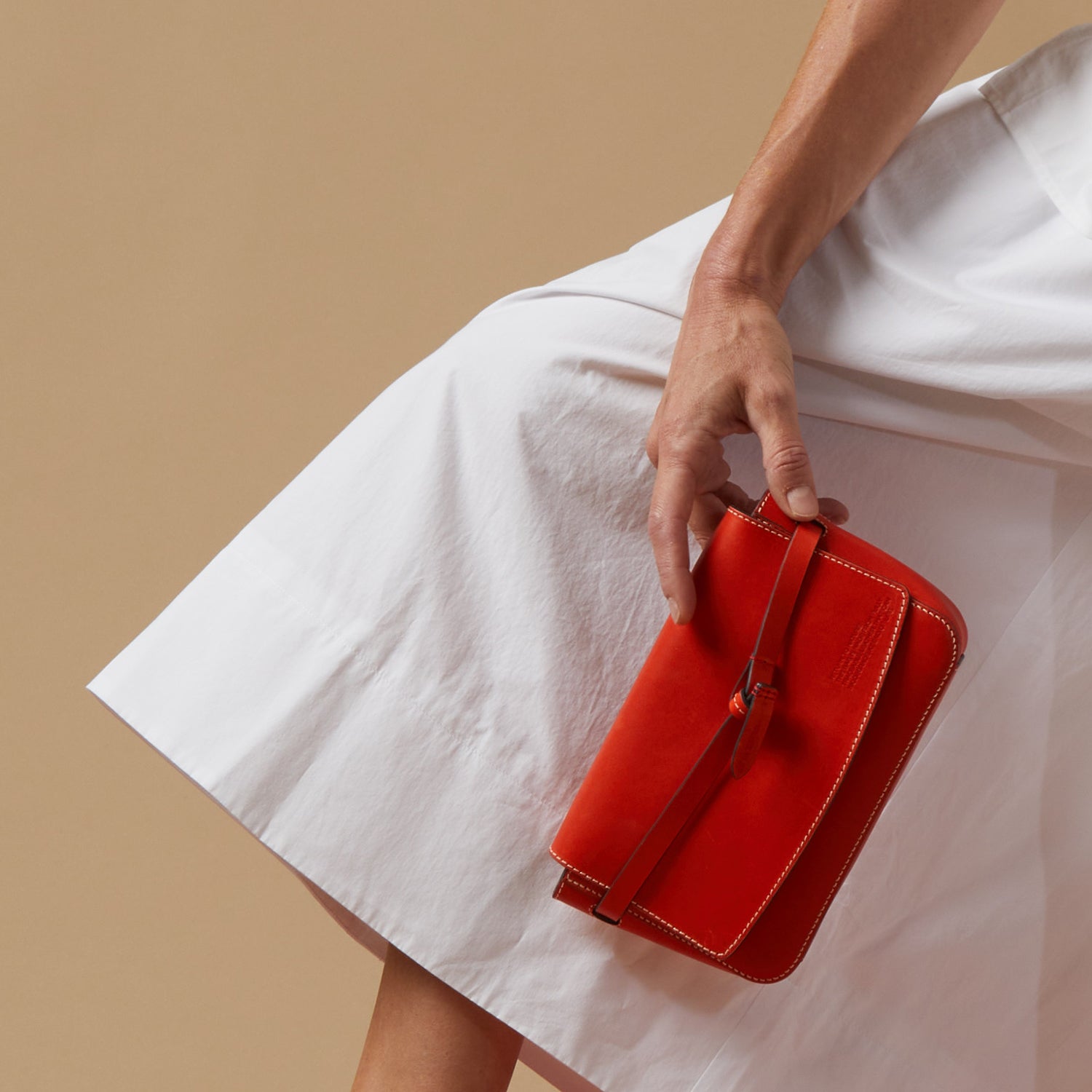 「Return to Nature」 クラッチ -

          
            Compostable Leather in Flame Red -
          

          Anya Hindmarch JP
