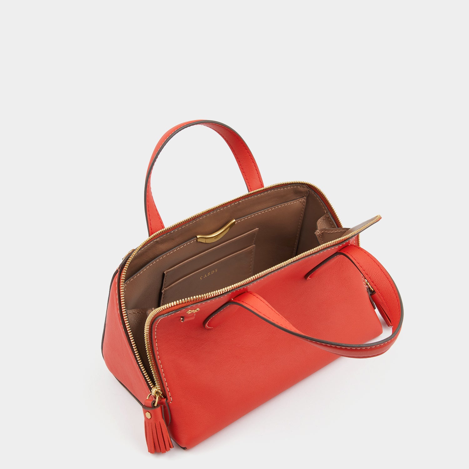 ウェッジ クロスボディ スモール -

          
            Calf Leather in Scarlett -
          

          Anya Hindmarch JP
